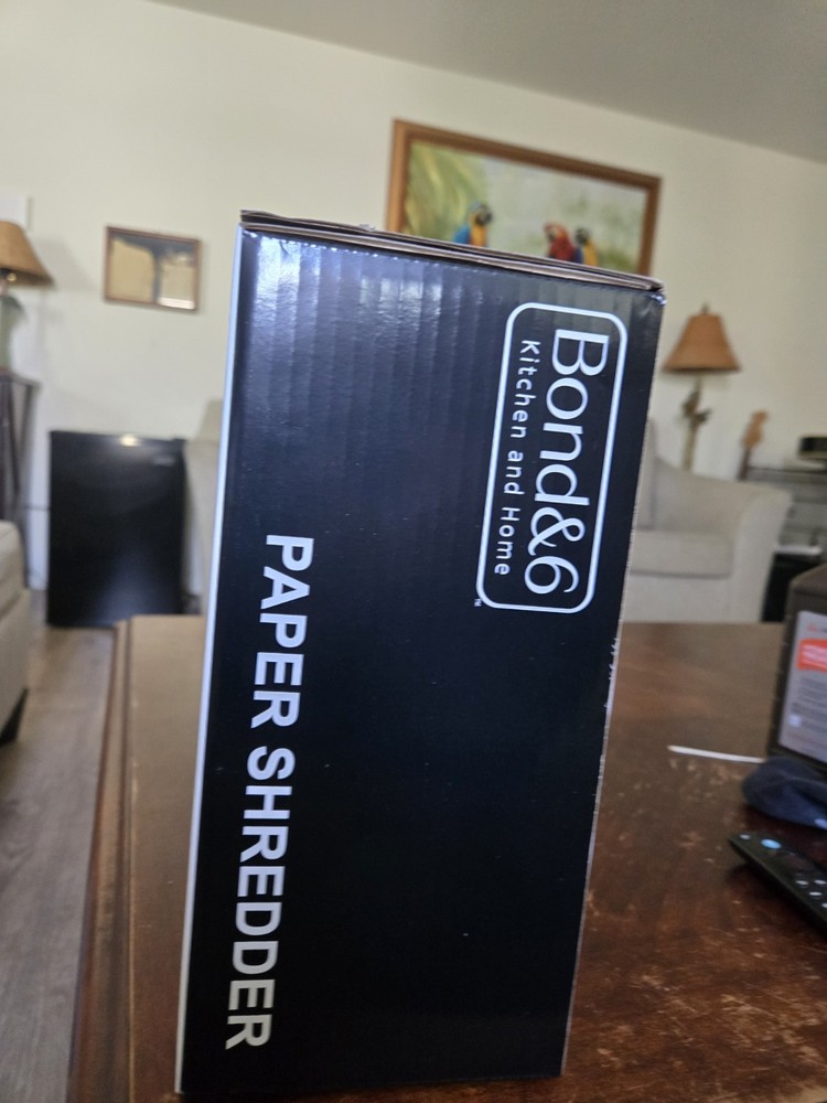 Bond & 6 Paper Shredder