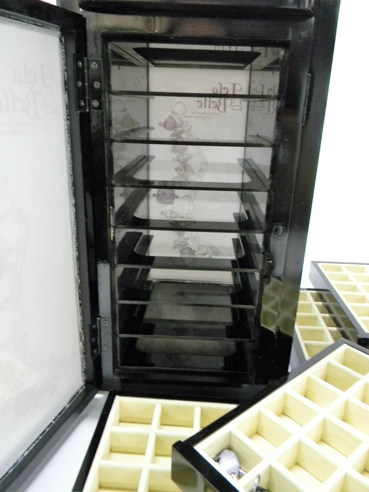 Lela Belle Custom Retail Display