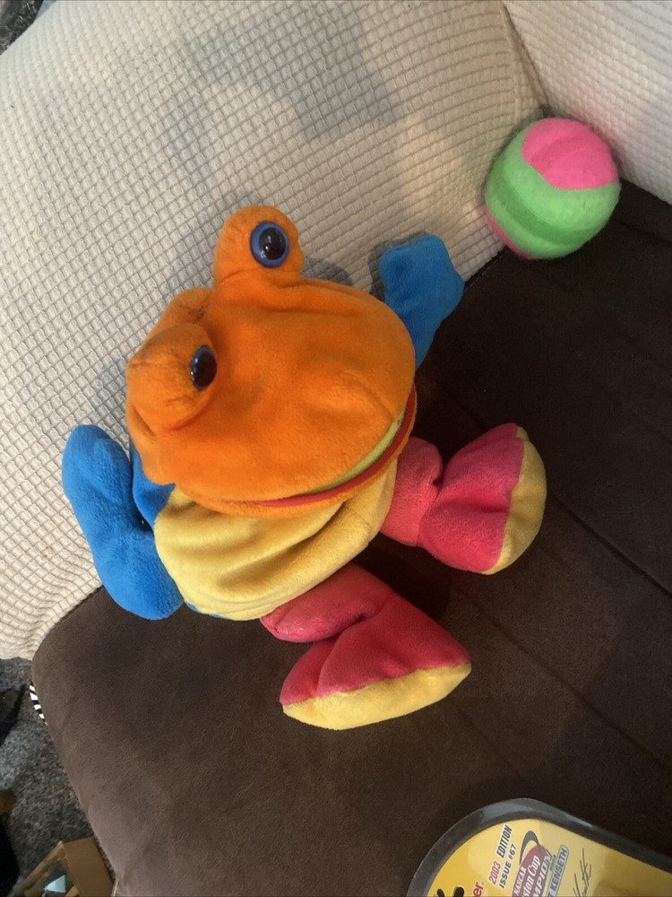 VTG. COMMONWEALTH PLUSH GOBBLE BALL COLORFUL FROG PUPPET,one HOOK & LOOP BALL