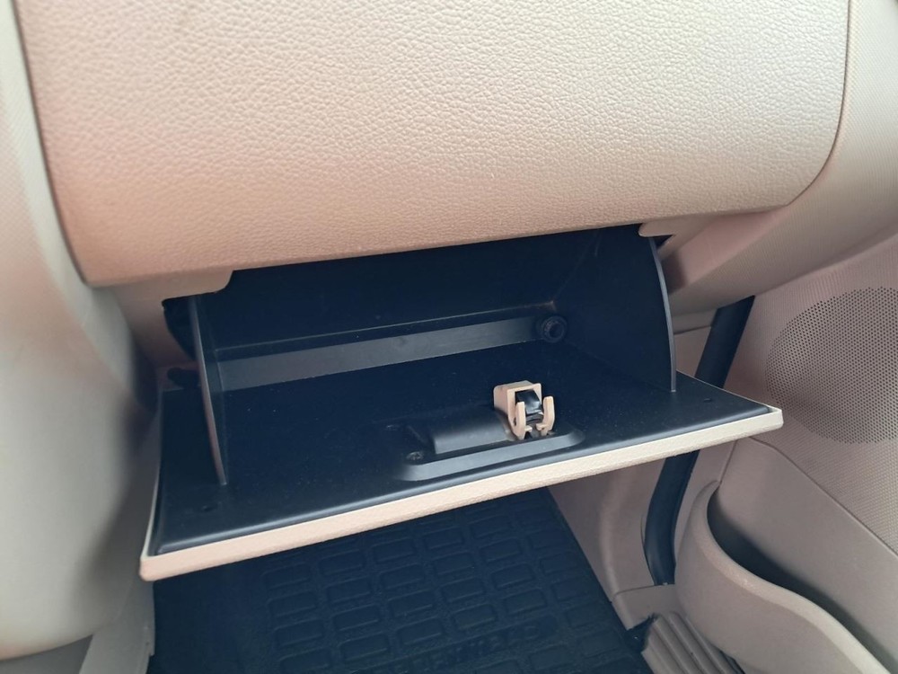 EXPLORER  2007 Glove Box 4815440