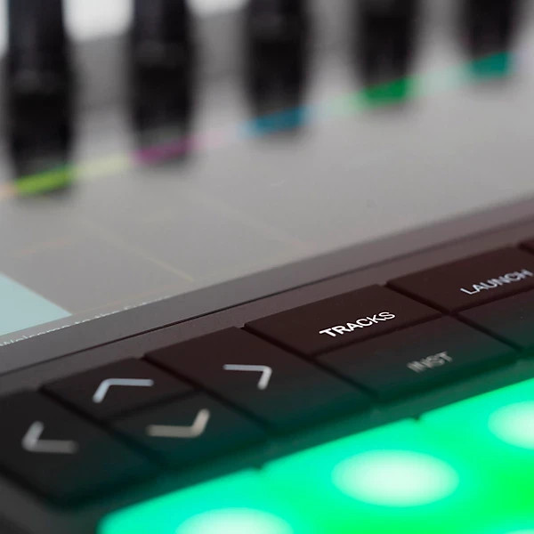 1010music Bento Sampling Production Studio