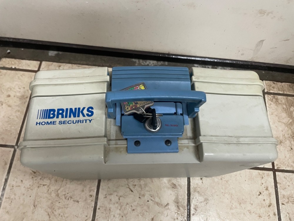 BRINKS Security Locked Box Fire Safe Case w/  Keys Handle Carry Case  13”x10”x5”