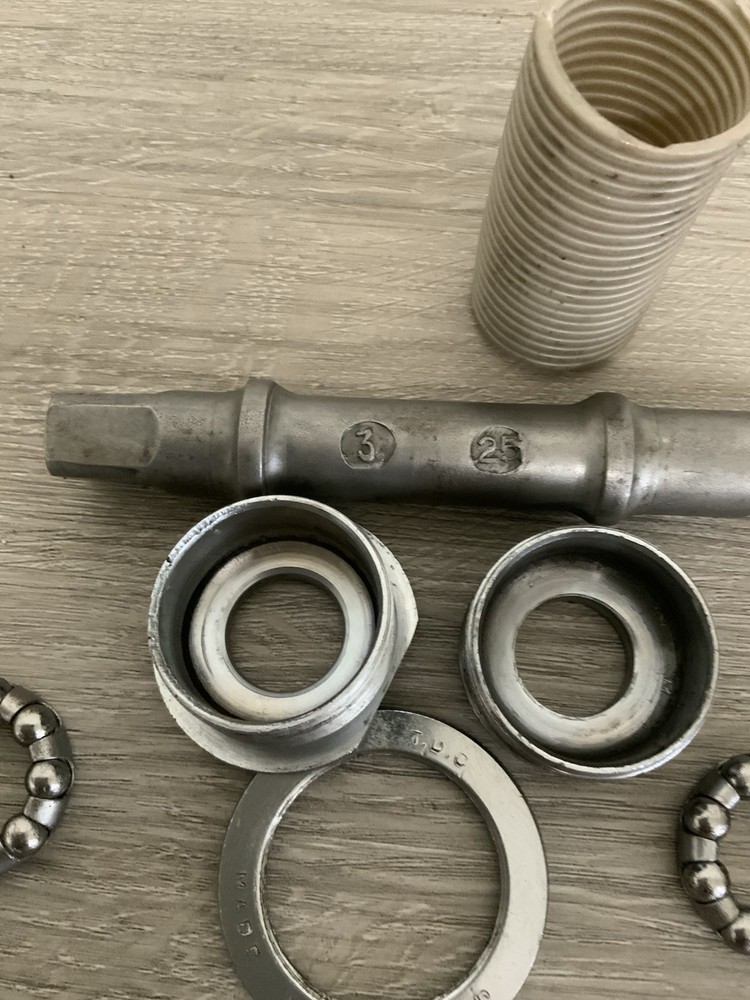 AM BOTTOM BRACKET BRITISH THREADED 68-125 MM