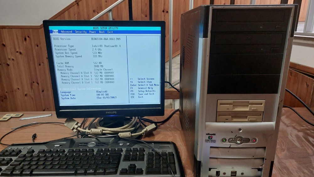 OLIVETTI PENTIUM 4 RETRO VINTAGE PCS