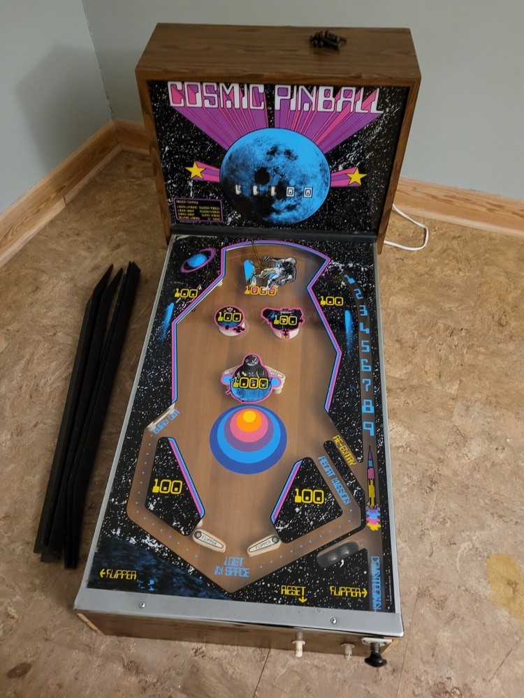 1977 cosmic pinball machine! Great working order