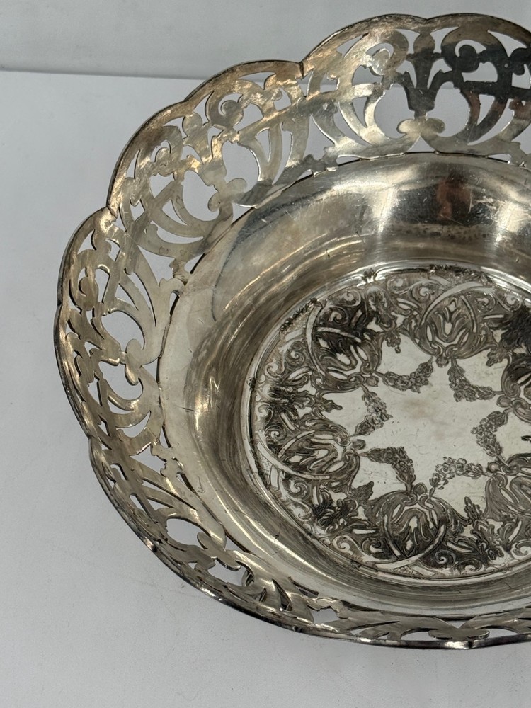 Vintage Wallace Bros Silver Co V1227 Silverplated Footed Centerpiece Bowl Dish