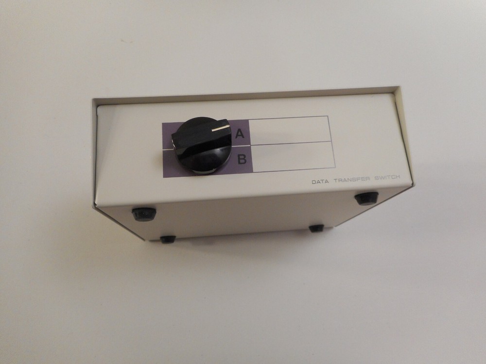 Computer cable switch box