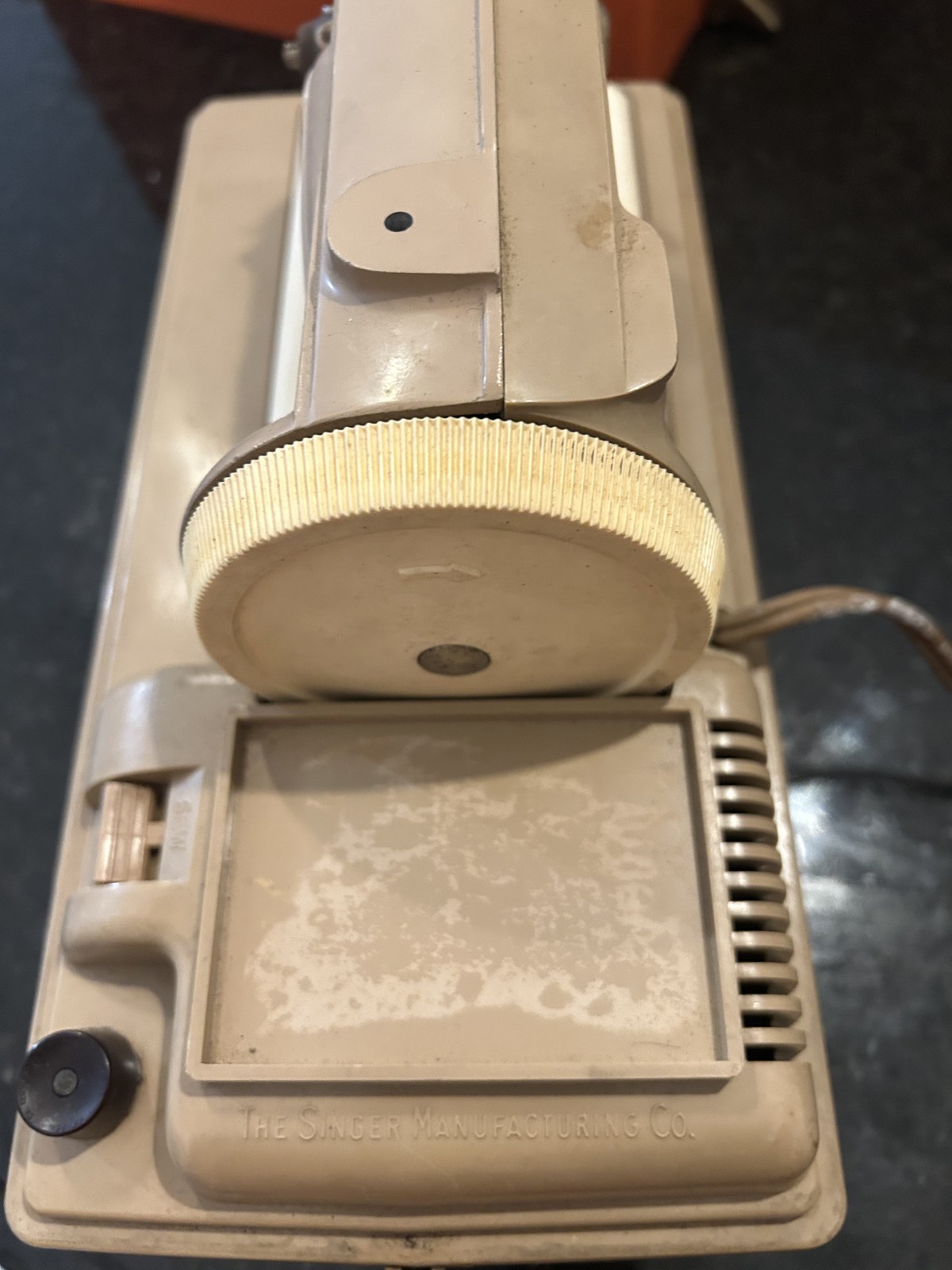 Vintage Singer Sew Ready Portable Sewing Machine w/ Case Works