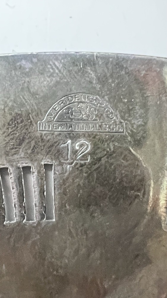 Vintage Meriden Silver Plated Oval Extendable Footed Etched Trivet 9” X 11”