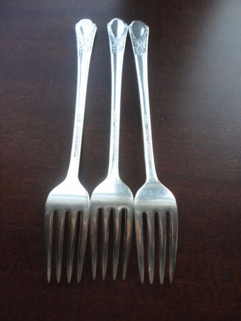 AVALON CABIN 1940 Silverware WM ROGERS FLATWARE Grille Fork Viande 7-1/2"