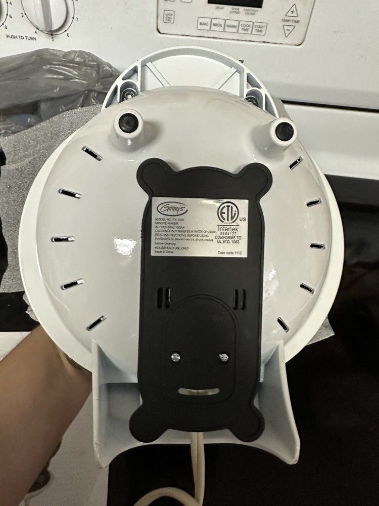 Ginny’s Mini Pie Maker - Brand New