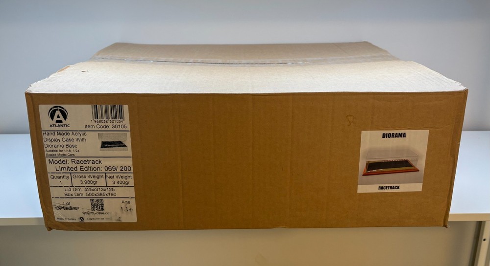 Atlantic Display Case Diorama 1/18 Scale