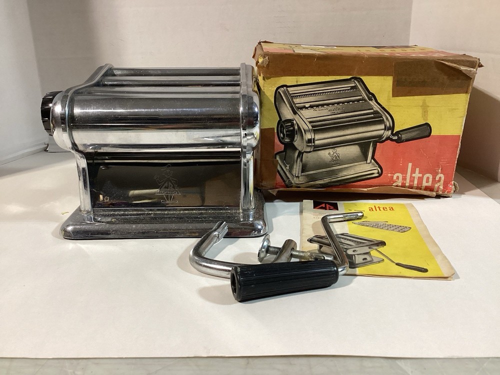 Lanuova Altea Pasta Cutter With Box