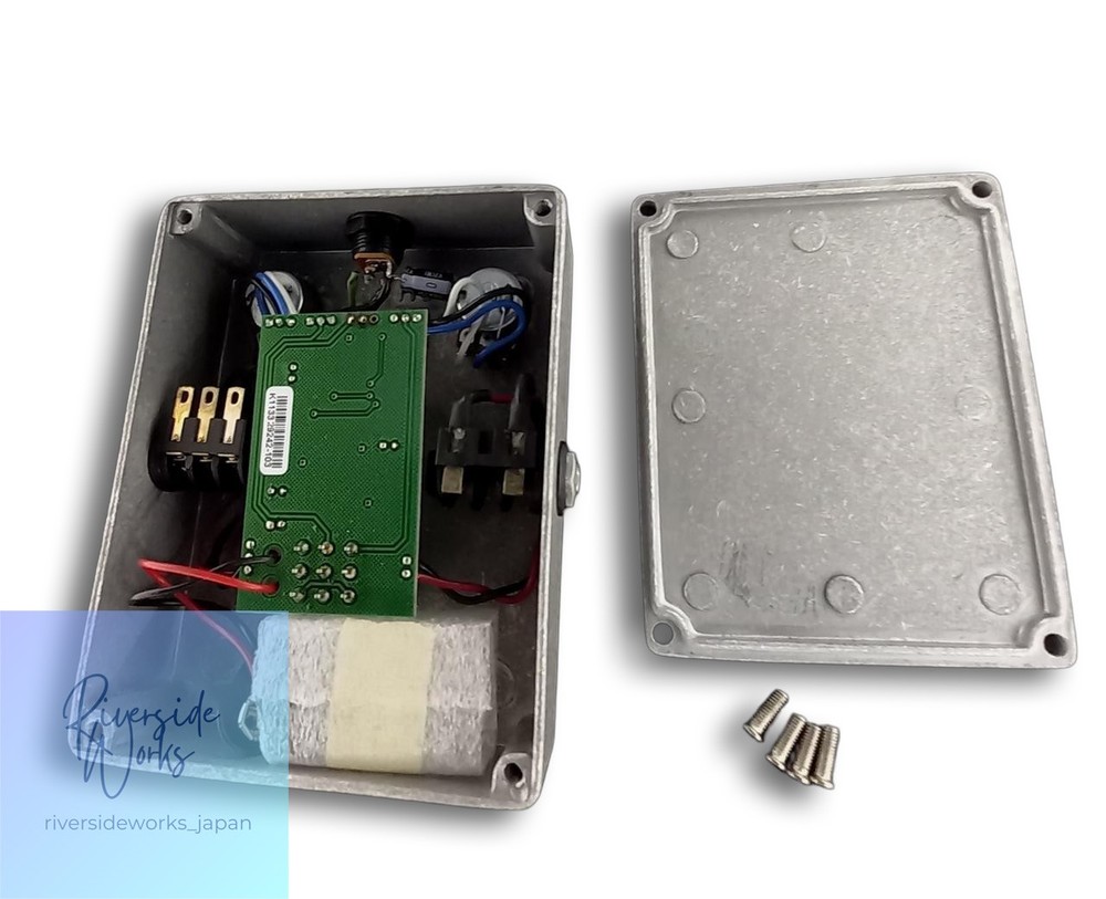 RETRO CHANNEL The Fuzz Effects Pedal