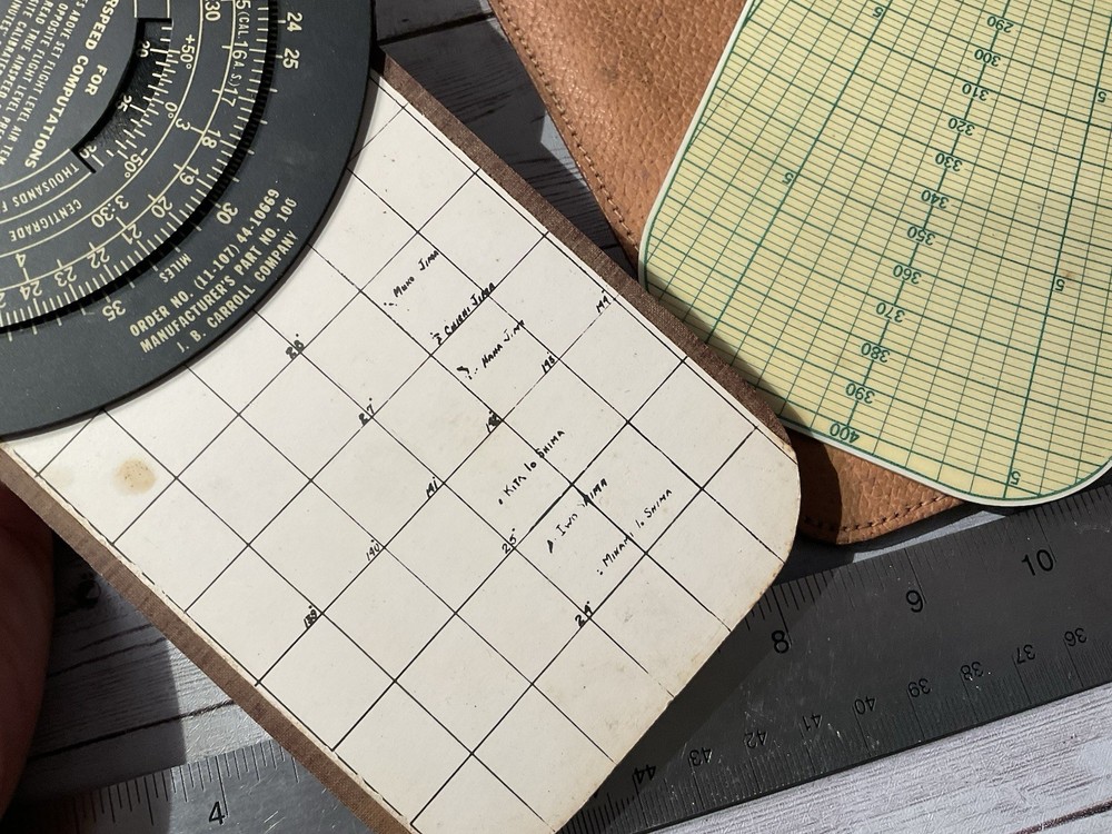 ORIGINAL WWII USAAF PILOT UNUSUAL FLIGHT COMPUTER W/ PTO ISLANDS MAP INSERT