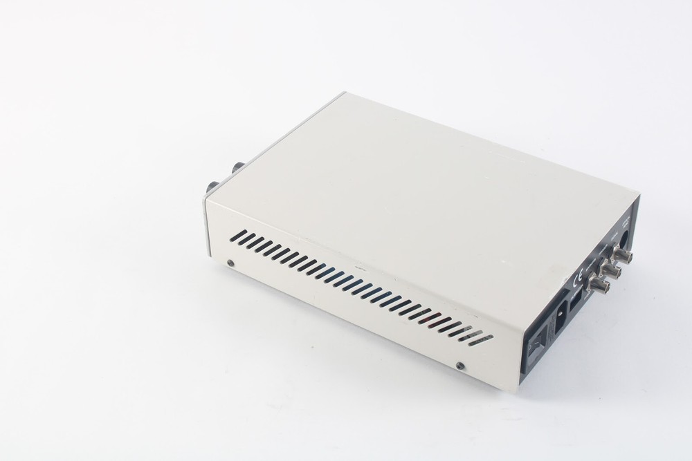 Ist-Rees E202LSA03A E200 Series Ultrafast Laser Spectrum Analyzer - Fair