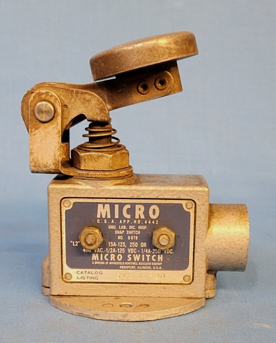 HONEYWELL MICROSWITCH  SNAP SWITCH P/N: BZE-2RQ4