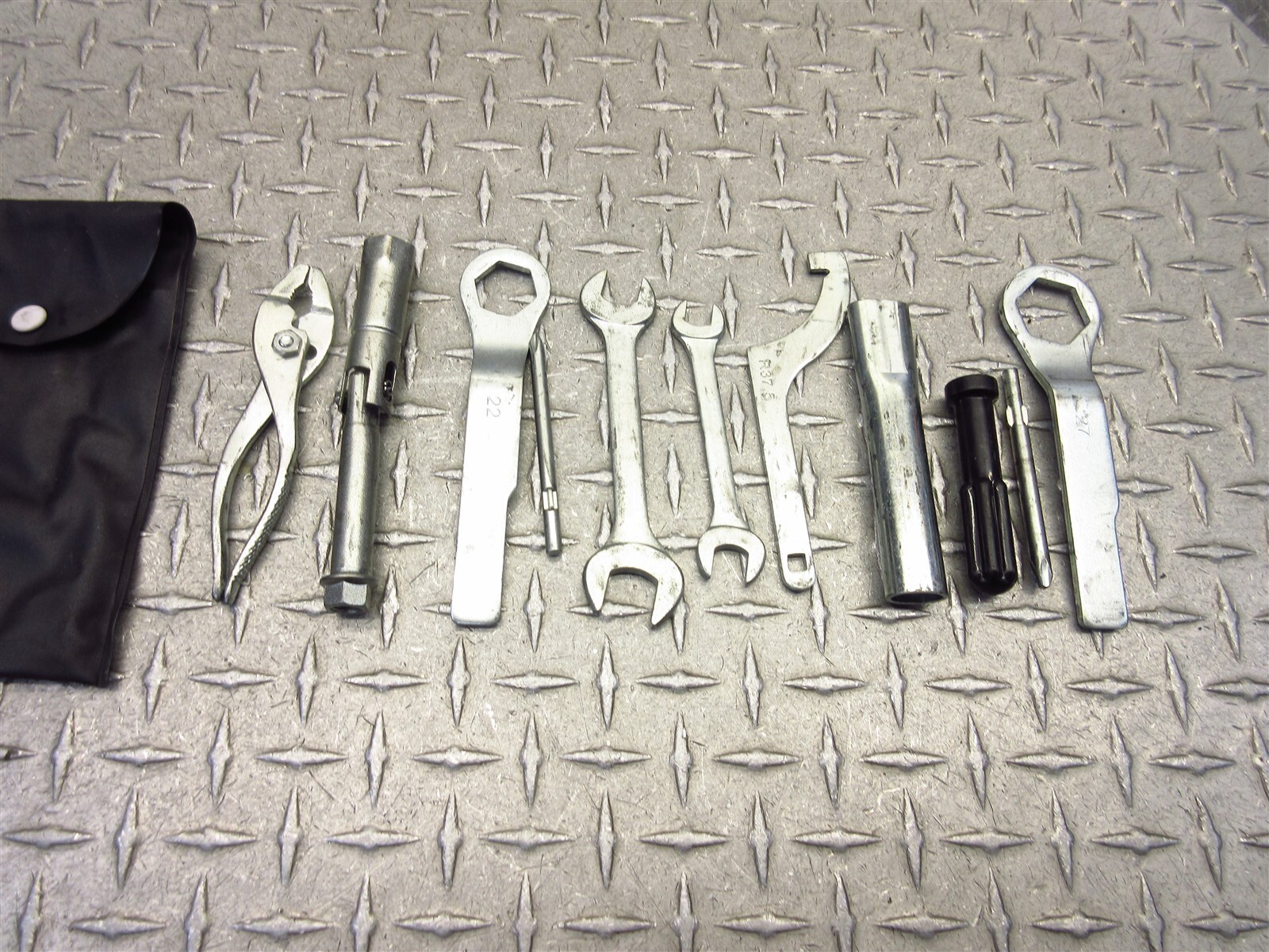 2008 07-09 Kawasaki KLE650 LE650A Versys OEM Tools Tool Bag Pouch Set Kit