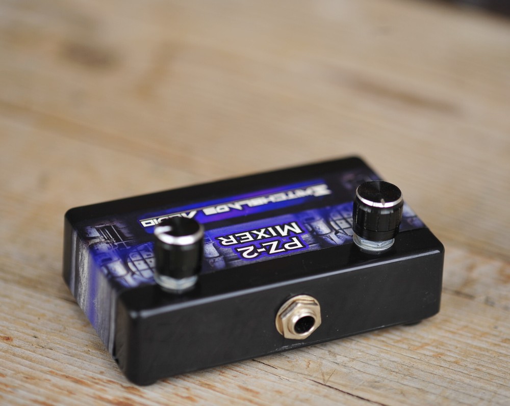 2-Channel Passive Mixer PZ-2 - Compact Switchblade Audio