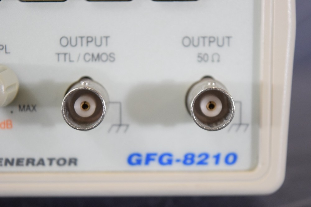 GW Instek GFG-8210 Function Generator 10MHz w/ Counter ,Sweep