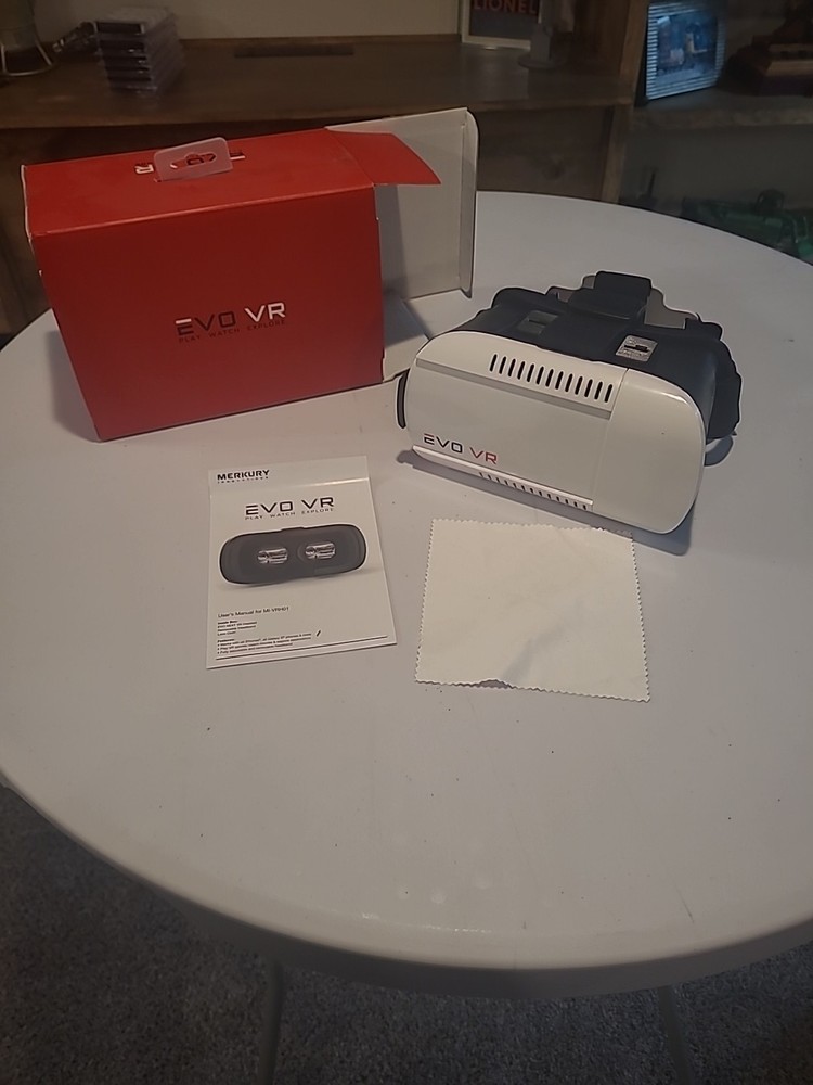 EVO VR Virtual Reality Headset for Smartphones Compatible Android and Apple!