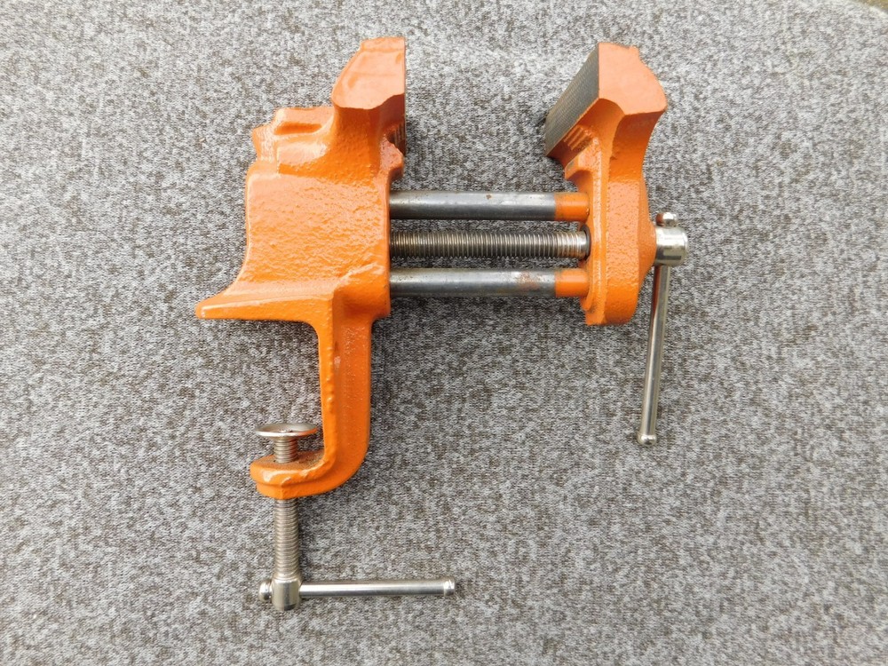 PONY 3" CLAMP ON BENCH VISE NEVER USED
