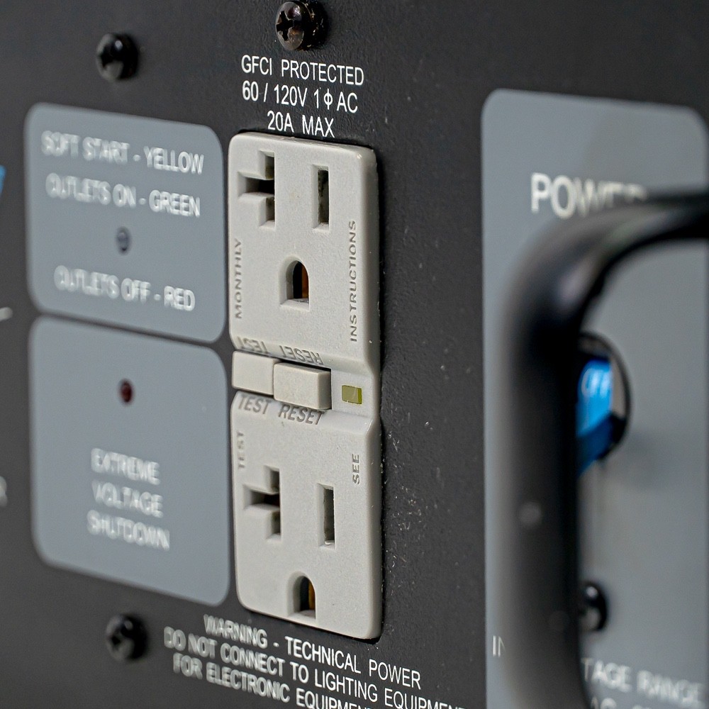 Furman IT-1220 Studio Grade Power Conditioner - Rock Solid Protection