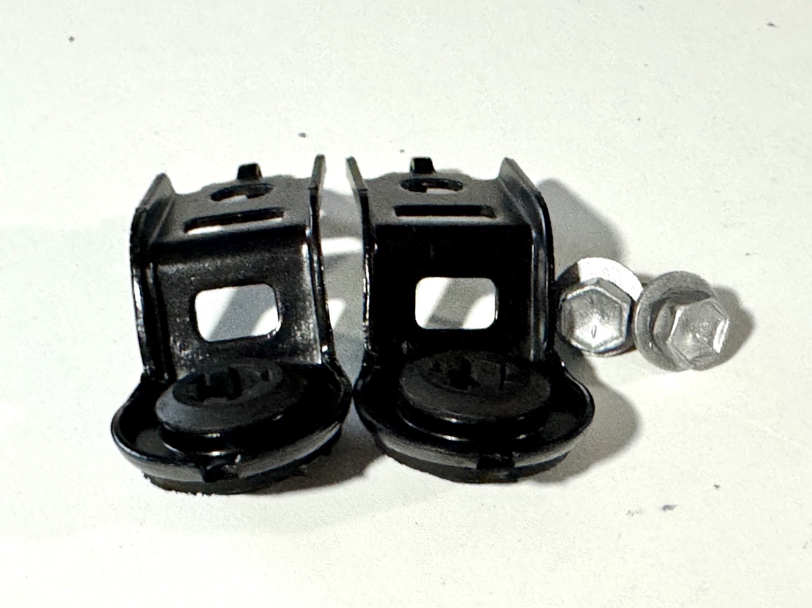 03-08 Toyota Corolla Radiator Top Mount Bracket Set Pair Black Brackets OEM