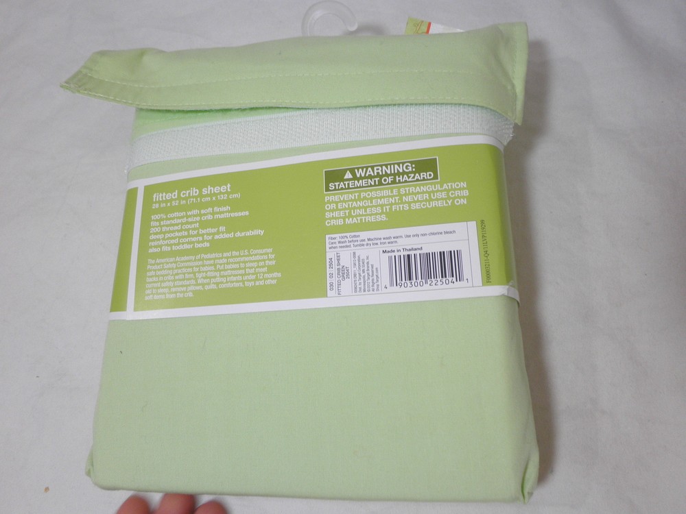 New Circo Fitted Crib Sheet ~ Solid Green ~ 200 Thread Count ~ NIP