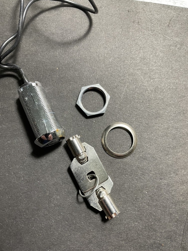 Barrel Key Switch on/off