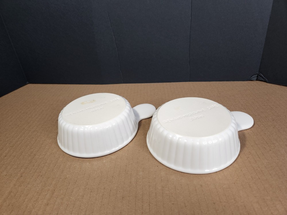 2 Grab It White Ceramic Tab Handle Dishes