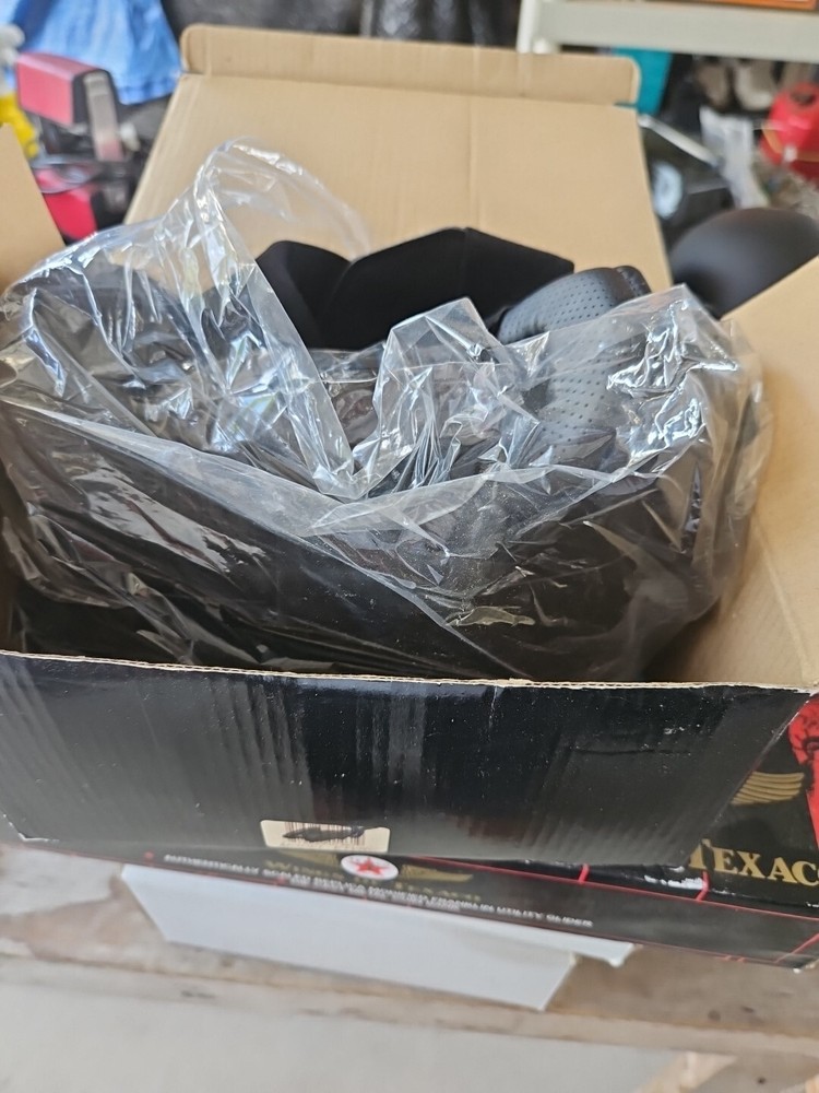 Utopia 360 Universal Virtual Reality Headset W/ Bluetooth Controller .