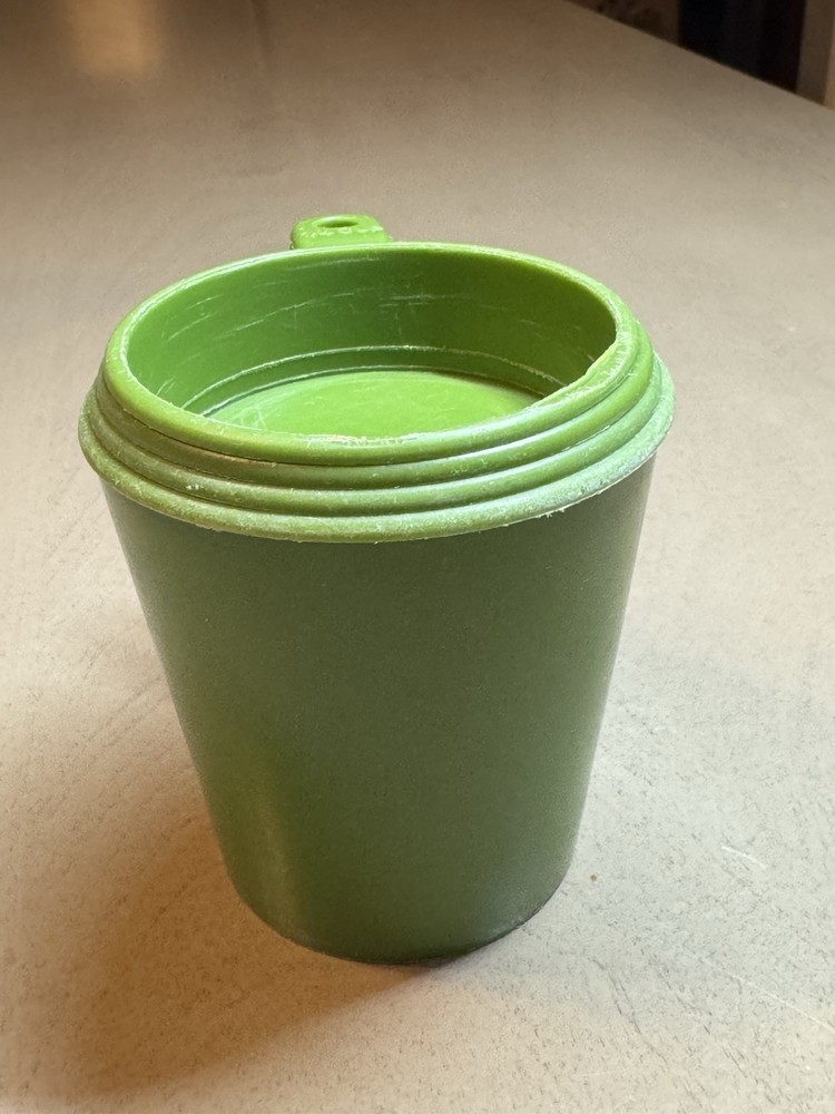Vintage AVOCADO GREEN Kitchen Measuring Nested Cups