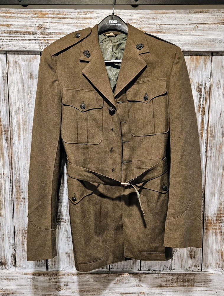 Vintage 1940s U.S. Marines Jacket! (missing buttons)