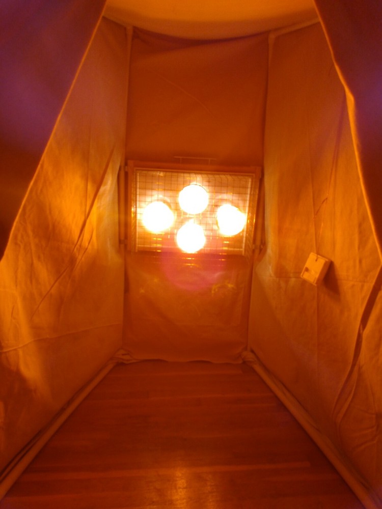 SUNNY SAUNA - NIR panel with remote and d-i-y sauna tent instructions