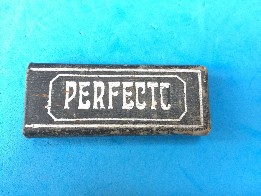 Peter J. Michels "PERFECTO" Straight Razor >> BOX ONLY