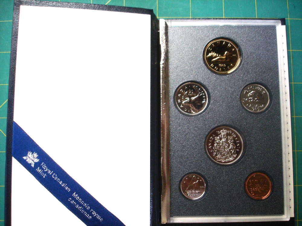 1989 ROYAL CANIDIAN MINT PROOF SET & COA