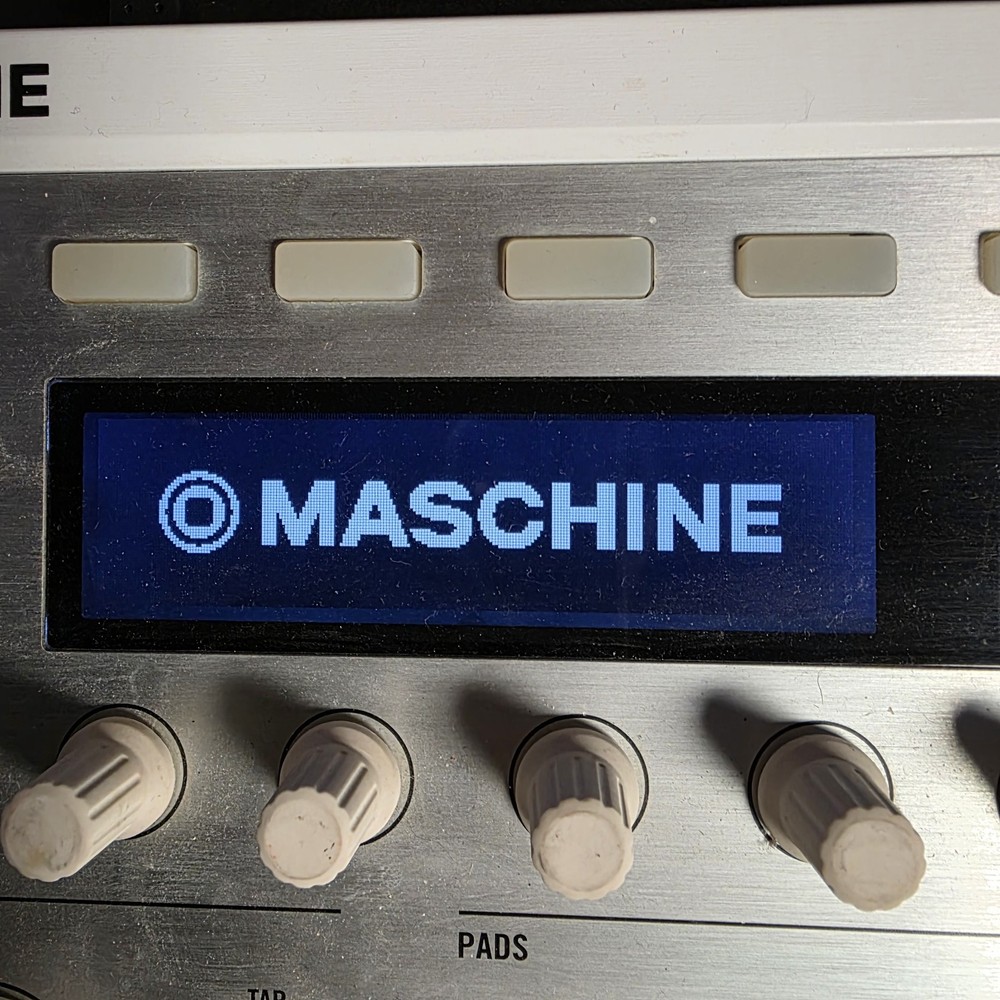 Native Instruments MASCHINE MK2 *NO Software * Works * LED Screen Problem*