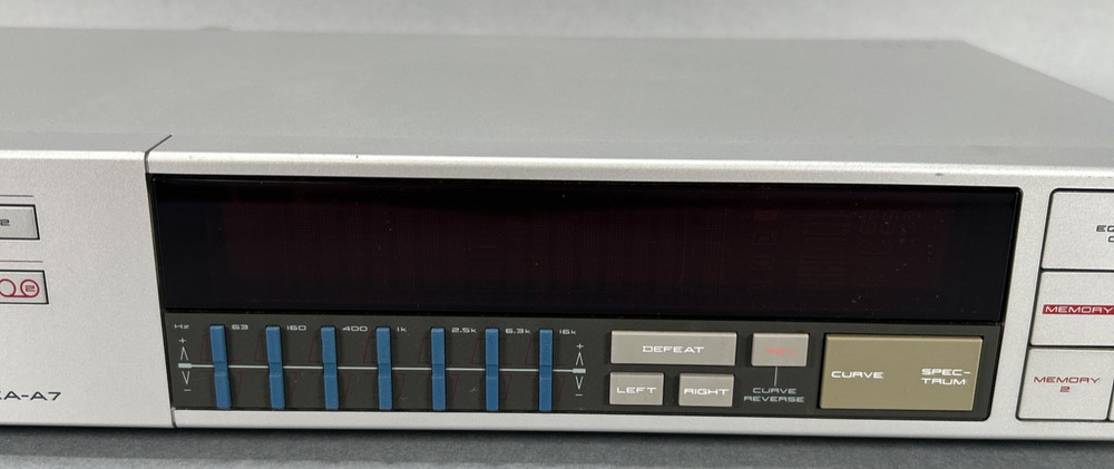 AKAI EA-A7 Graphic Equalizer - Silver