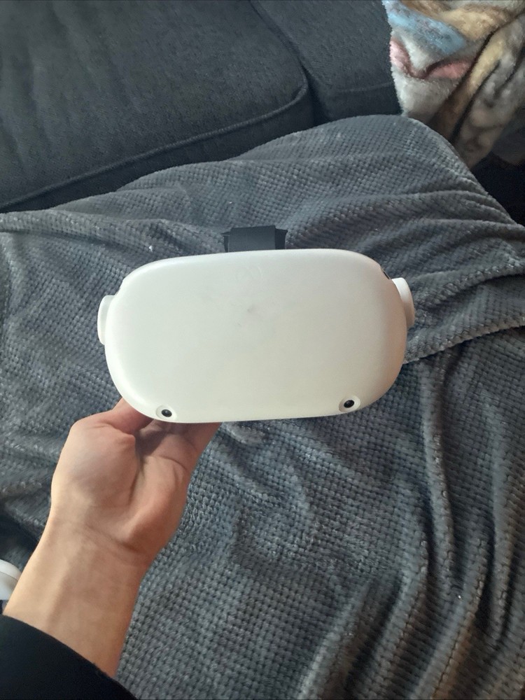 Oculus Quest 2 128GB, USB-C Charger