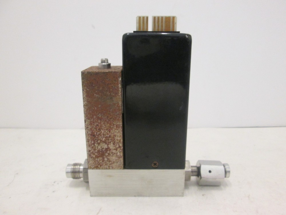 Unit UFC-1110, Mass Flow Controller MFC, N2, 20 SLM, Used