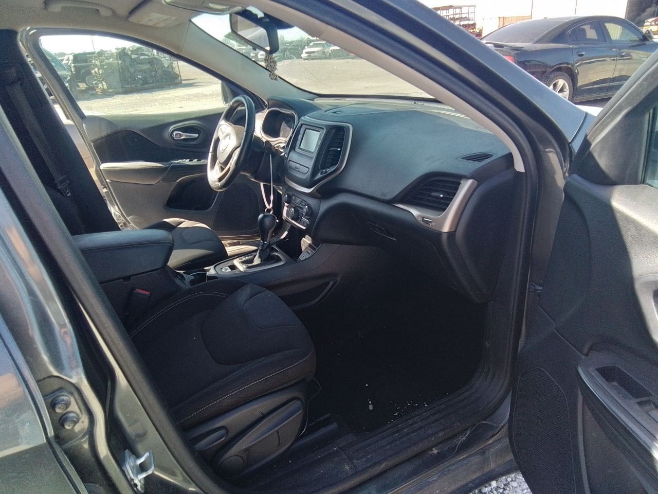 2015 Jeep Cherokee Radio Receiver 5" Display Screen w/o Satellite Radio