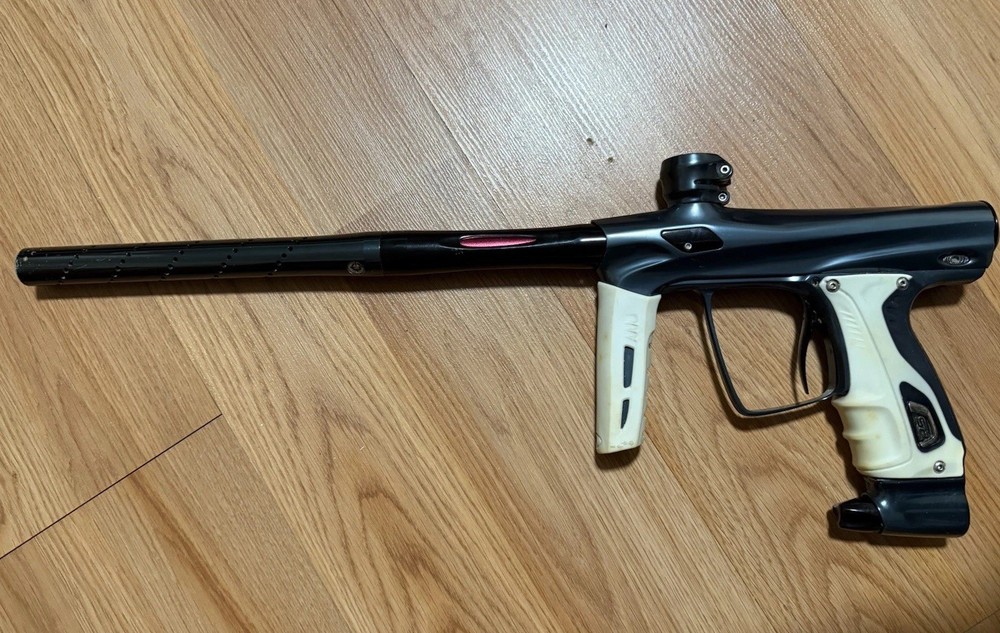 SP  Shocker RSX Paintball Marker with Case