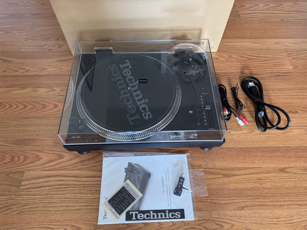 Technics SL-1200MK7 Direct Drive Turntable System - Black