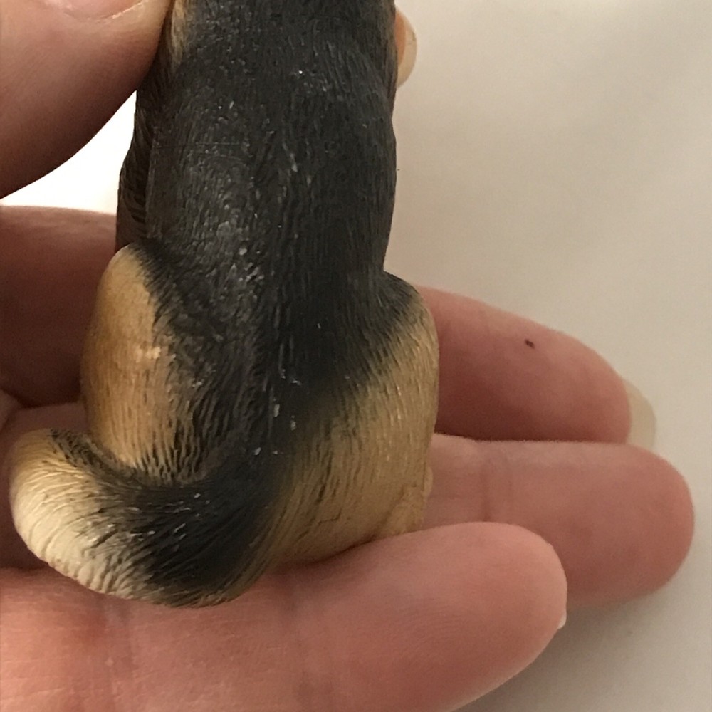 Schleich Male Sitting German Shepherd