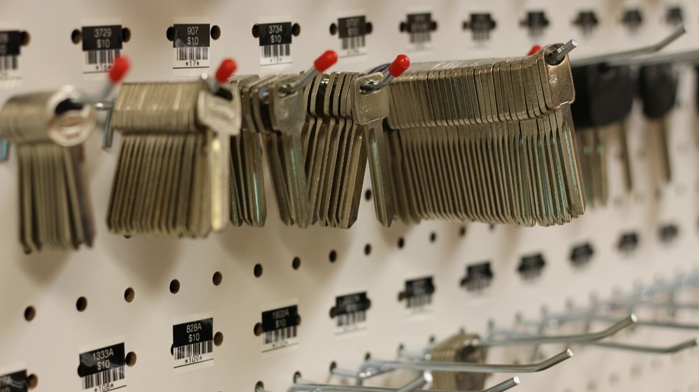 2801-2900 key. New keys for Sears X-Cargo, Karrite locks. Cut 2 code. Locksmith.