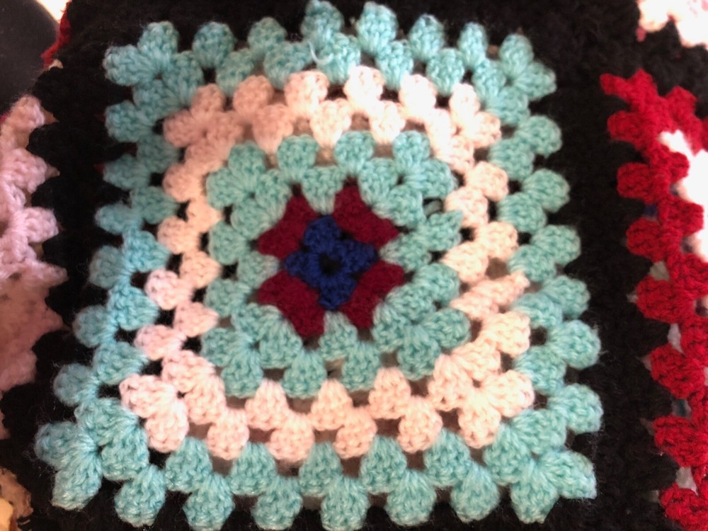 Leftovers Granny Square Blanket Pattern ( US or UK )