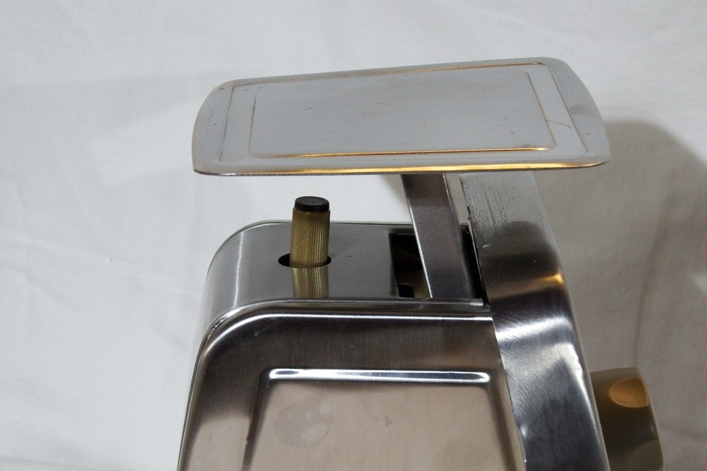 Taylor 32 oz Mechanical Dial Portion Control Scale with Removable Platform