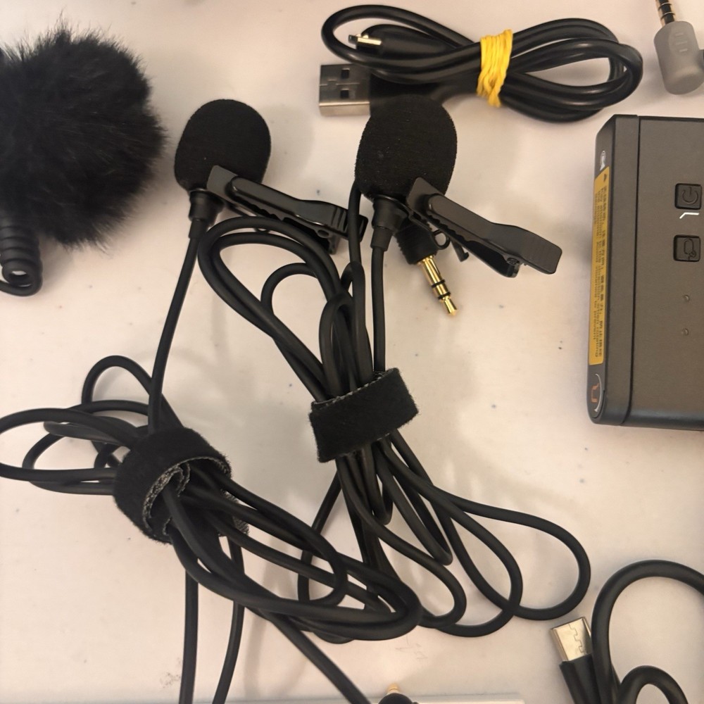 Comica BoomX-U Wireless Microphone System with Transmitter & Receiver