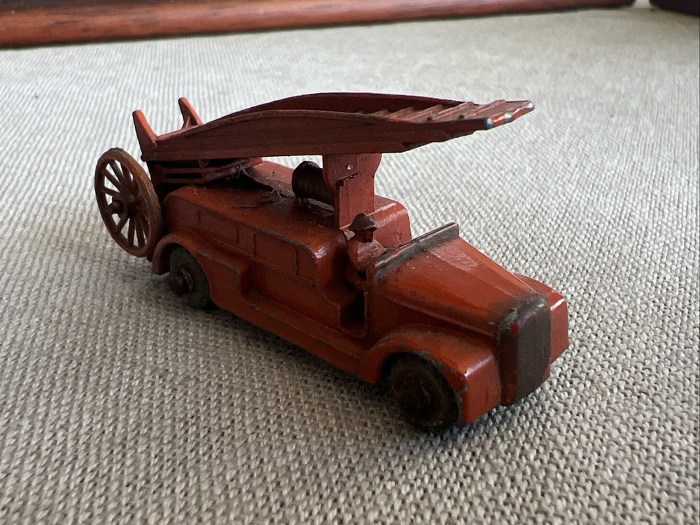 Lesney - Dennis Fire Engine No.9